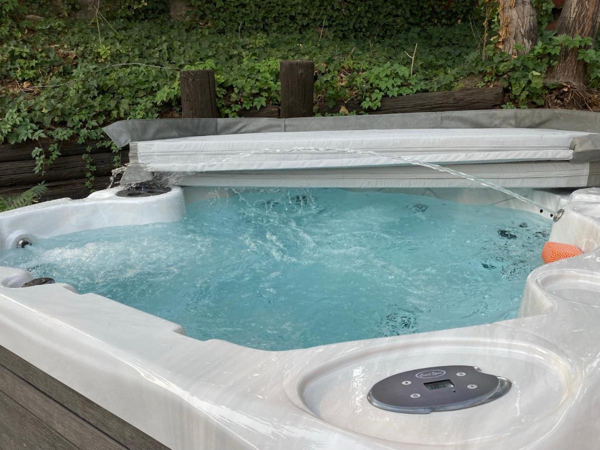 Modern Farmhouse Bed And Breakfast Naramata Esterno foto