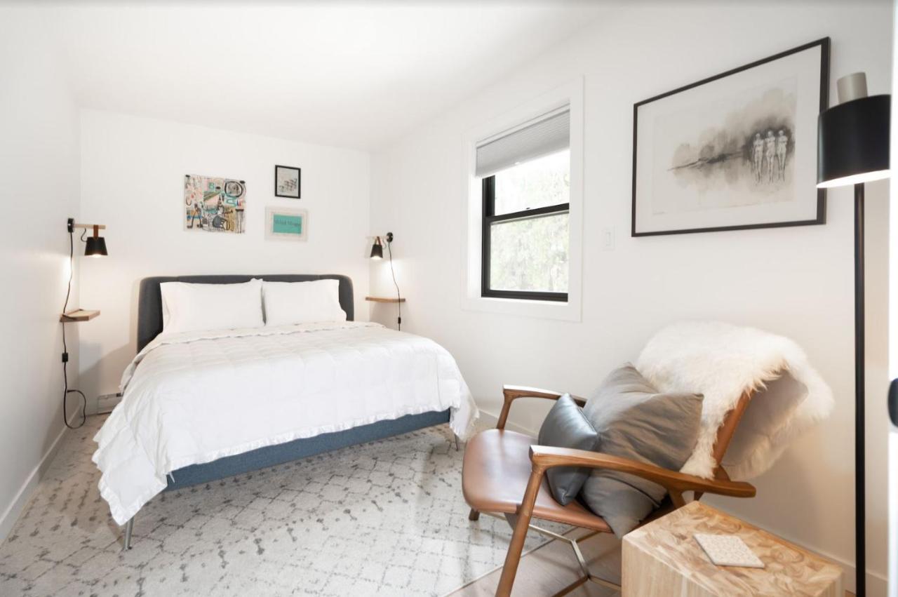 Modern Farmhouse Bed And Breakfast Naramata Esterno foto